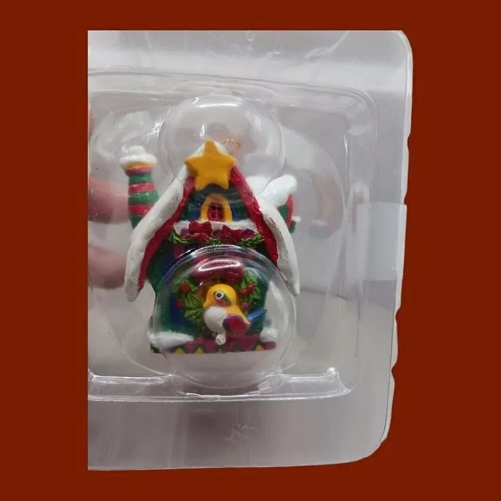 Christmas greeting ornament birdhouse